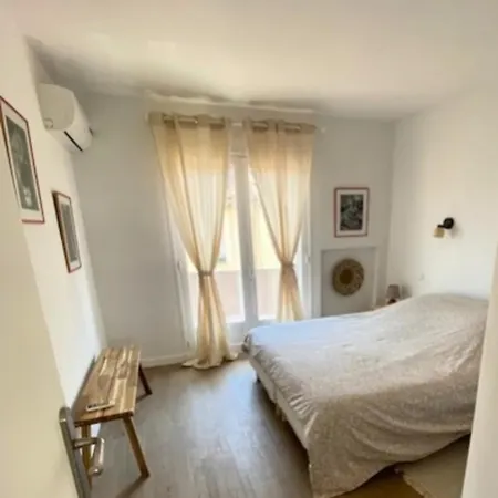 펜션 Spacious House With Balcony 생트막시메