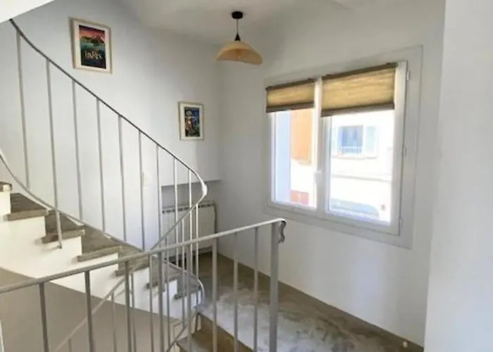 Spacious House With Balcony بيت للعطل سانت ماكسيم