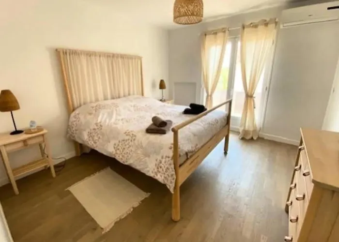 Spacious House With Balcony بيت للعطل سانت ماكسيم